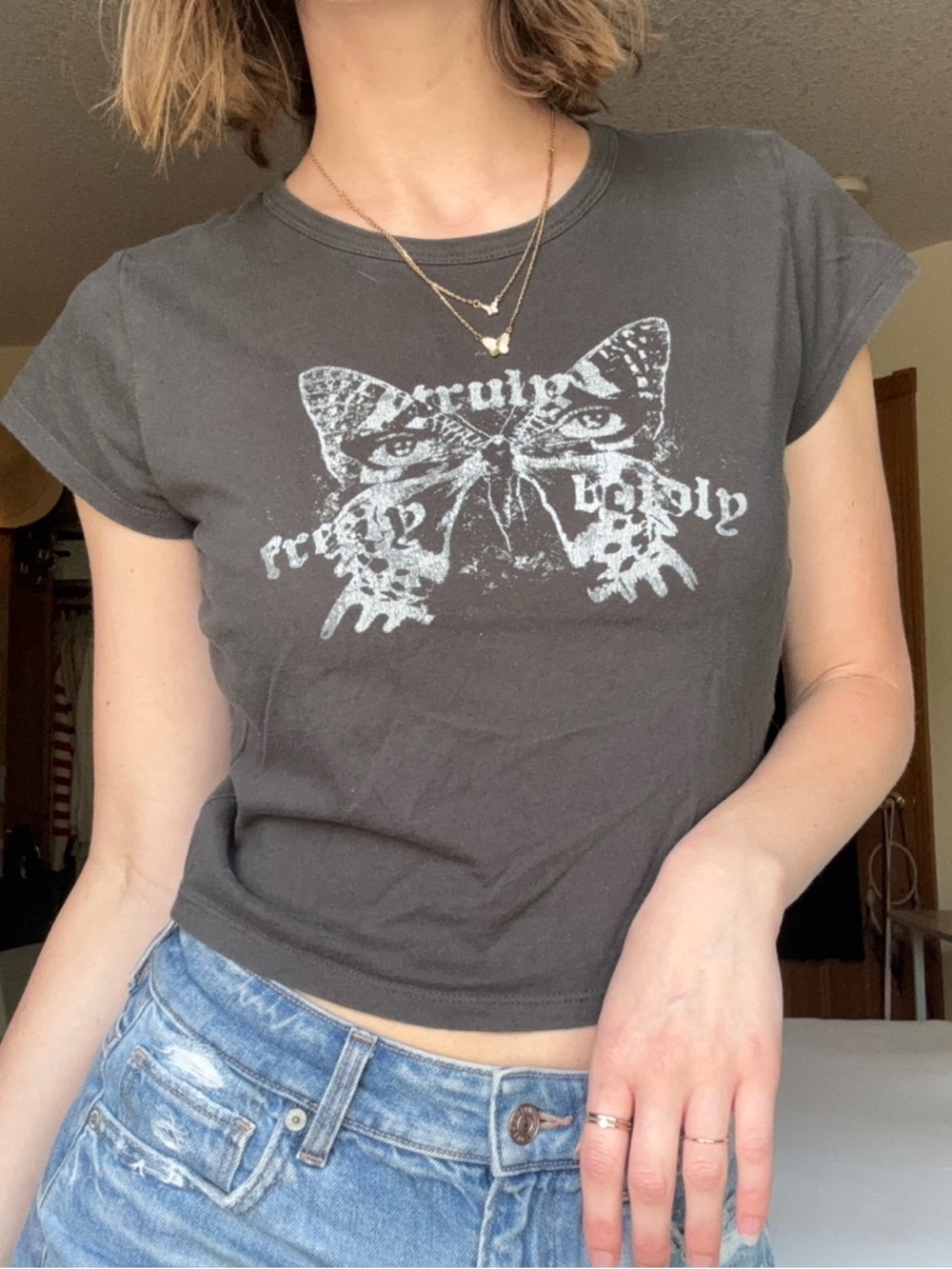 hollister dark grey butterfly graphic cropped baby tee